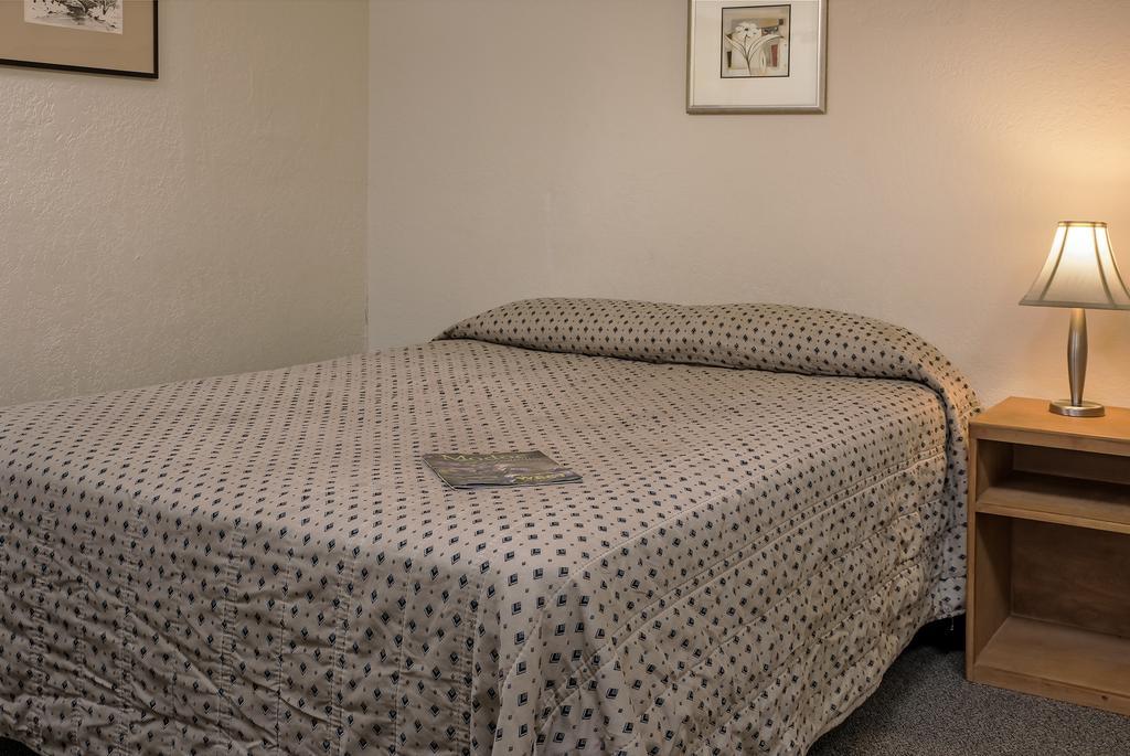 Jnr Hotel Cedarville ภายนอก รูปภาพ